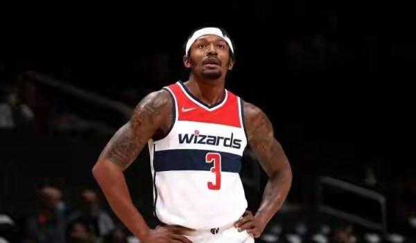 官方實力榜勇士重回第一，比爾恐遭遇歐文式待遇，威少為自己鳴冤