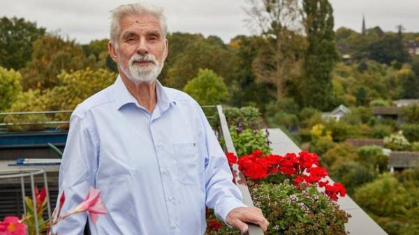 諾獎得主也瘋狂:他最愛寫星座運勢預測;他把學生帶成了牧師 諾獎得主也瘋狂:他最愛寫星座運勢預測;他把學生帶成了牧師