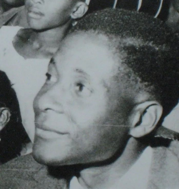 90歲高齡連任總統，他執政40年把國家搞窮，100萬億不夠買個麵包