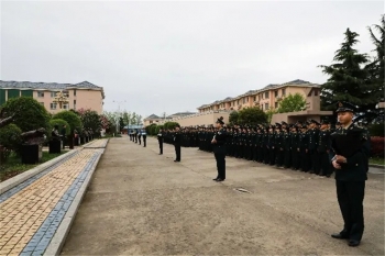 競相打卡！綠色導彈軍營多了一座“紅色氧吧”……