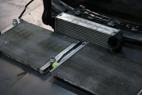 怪獸修車:翻新“車況極差”的二手寶馬X5,見證";美女一手車";復活 怪獸修車:翻新“車況極差”的二手寶馬X5,見證";美女一手車";復活