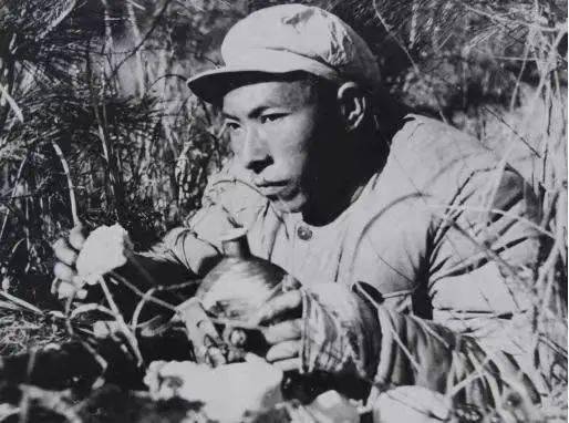 1950年,毛主席收到鄧小平的一封電報,後勃然大怒,調動百萬大軍 1950年,毛主席收到鄧小平的一封電報,後勃然大怒,調動百萬大軍