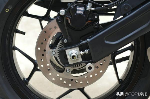 國產小排量雙缸跑車新標杆 QJMOTOR賽350雙碟版實拍 國產小排量雙缸跑車新標杆 QJMOTOR賽350雙碟版實拍