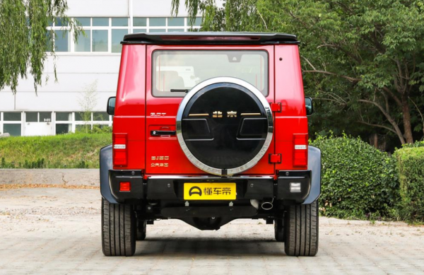 北京BJ80：體驗3.0T自動尊貴型，提供雙色車身+全尺寸後掛備胎！