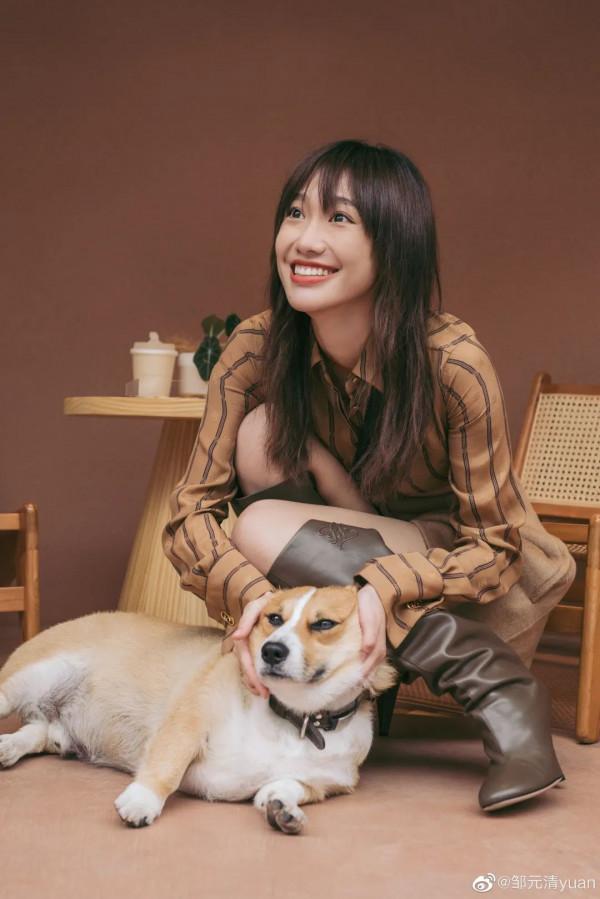 8對明星母女顏值對比，女兒美還是媽媽美？劉亦菲繼承媽媽高顏值