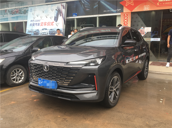 探店長安CS55 PLUS|11萬就能買到的小號UNI-K,你心動了嗎? 探店長安CS55 PLUS|11萬就能買到的小號UNI-K,你心動了嗎?