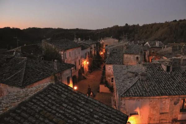能聽到女巫唱歌的古鎮?地上地下兩種風貌的卡爾卡塔Calcata鎮 能聽到女巫唱歌的古鎮?地上地下兩種風貌的卡爾卡塔Calcata鎮