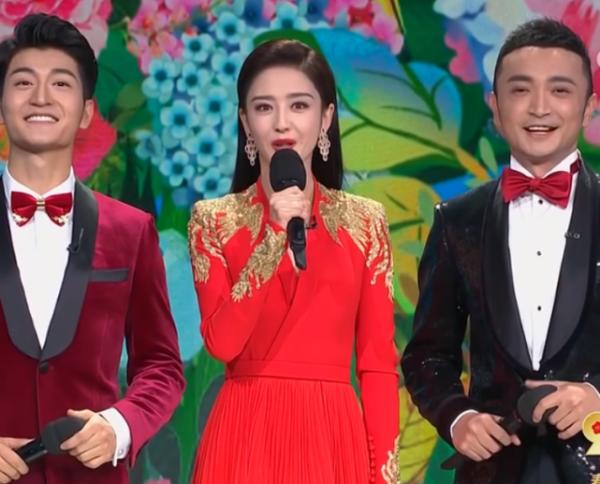 酷似雙胞胎合體！董璇佟麗婭曬合影過中秋：有愛的人就要在一起