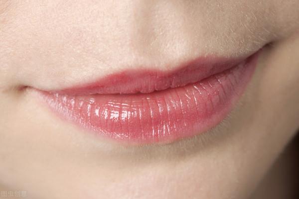 男人為什麼喜歡親吻女人的嘴唇,你知道嗎? 男人為什麼喜歡親吻女人的嘴唇,你知道嗎?