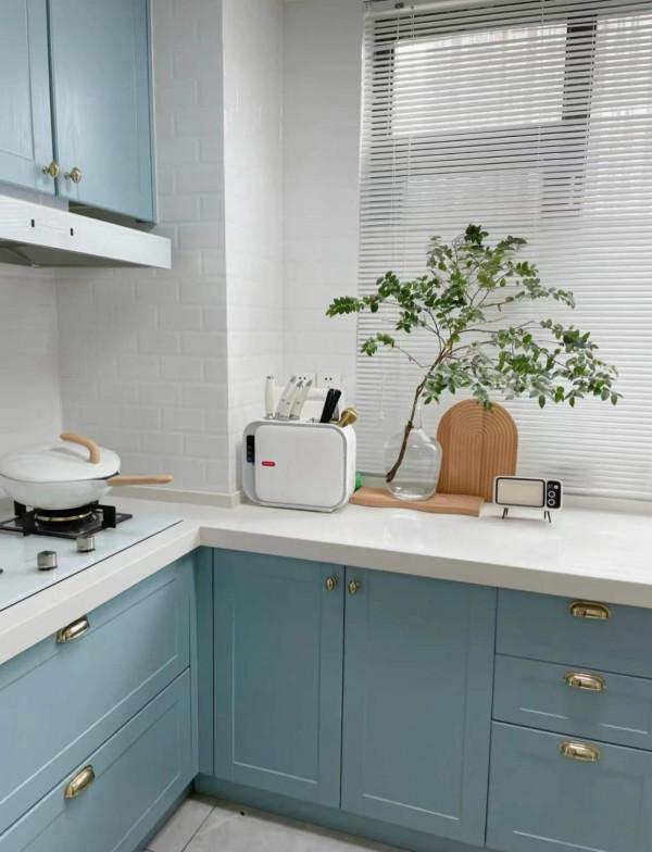 90後小夫妻，拒絕“過度裝修”只花費13W，卻被鄰居吐槽像出租房