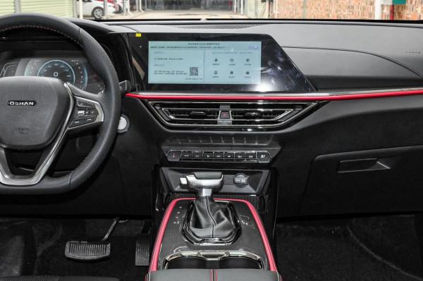 想買10萬級品質好的SUV，不妨看看這兩款，油耗低、空間大、安全