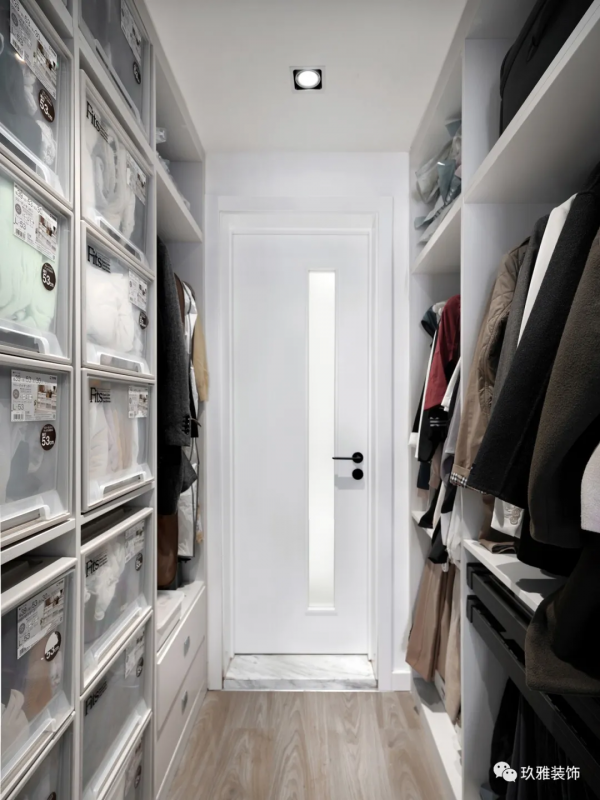 北京夫妻花70W打造130㎡極簡家：憑空造衣帽間+主衛+獨立書房，牛