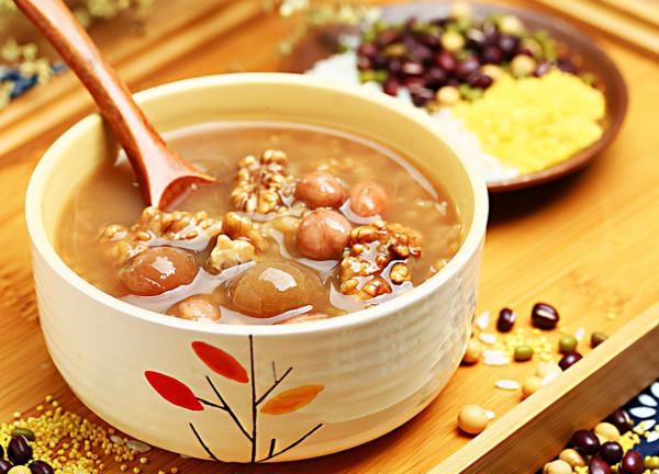 胃不好？4種食物不能吃！2個穴位每天按