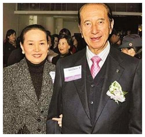 1986年，靠跳舞撩到賭王，何鴻燊去世後，梁安琪為何會是最大贏家