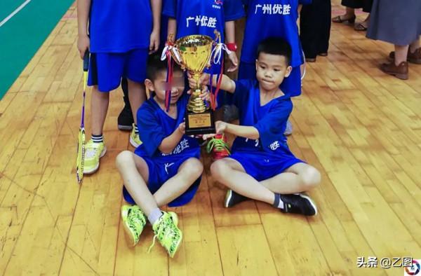 男童喜歡羽毛球，立志成為世界冠軍，誰知兩次接受移植生死難料