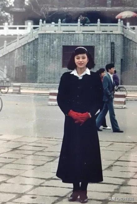 媽媽年輕時的顏值,驚豔了歲月,穿搭比我們更時髦 媽媽年輕時的顏值,驚豔了歲月,穿搭比我們更時髦