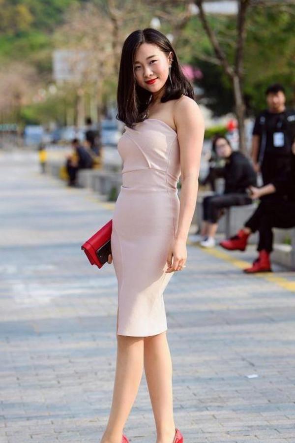 任月光親吻我的憂傷，撫慰我的孤寂