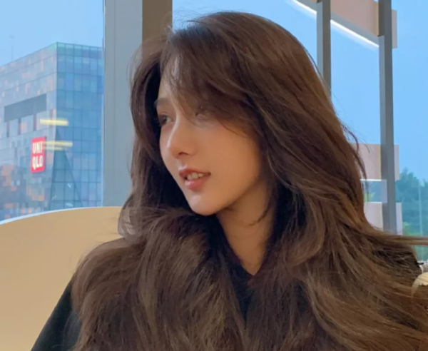 都美竹時隔兩個月曬照分享新發型，回應粉絲：會好好生活