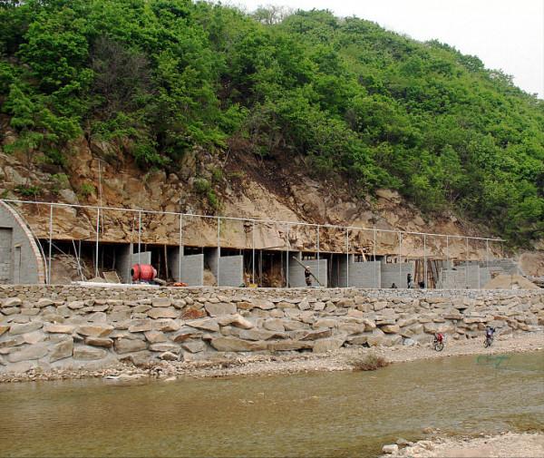 2015年，遼寧農民撿到140斤太歲後一夜暴富，身價300萬，如今咋樣