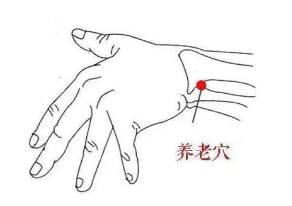 清早眼屎多，你以為擦掉就可以了？有這種表現的，傳染性極強