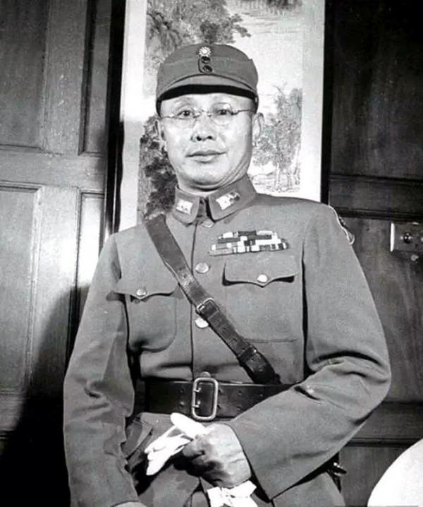 國軍中將王慧生因得罪龍雲而辭職，後又隨其起義，為何被公審槍決