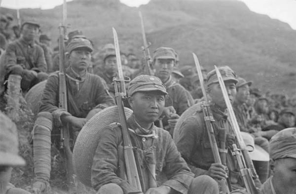 遠征軍營長判斷出英軍情報員已經叛變，果斷改變計劃，避免了團滅