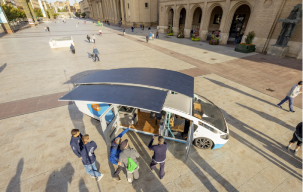 荷蘭大學生設計建造的太陽能汽車完成了史詩般歐洲公路之旅