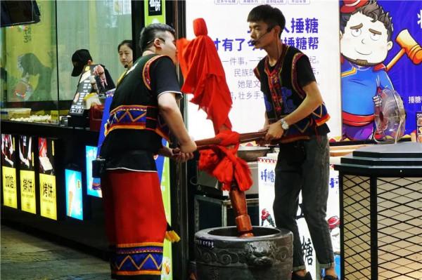 廣西:陽朔,西街,一去不復返的“洋人街”“懶人街” 廣西:陽朔,西街,一去不復返的“洋人街”“懶人街”