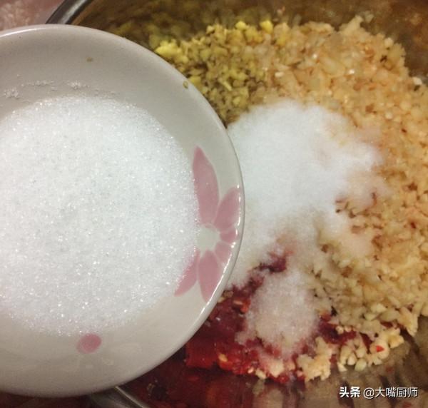 貴州大娘教你做辣椒醬,別隻會放鹽,多放2樣味道香,放1年不長毛 貴州大娘教你做辣椒醬,別隻會放鹽,多放2樣味道香,放1年不長毛