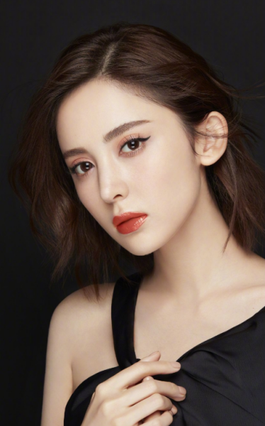 古力娜扎錯發戚薇圖秒刪,幾分鐘後,戚薇是如何回應的? 古力娜扎錯發戚薇圖秒刪,幾分鐘後,戚薇是如何回應的?