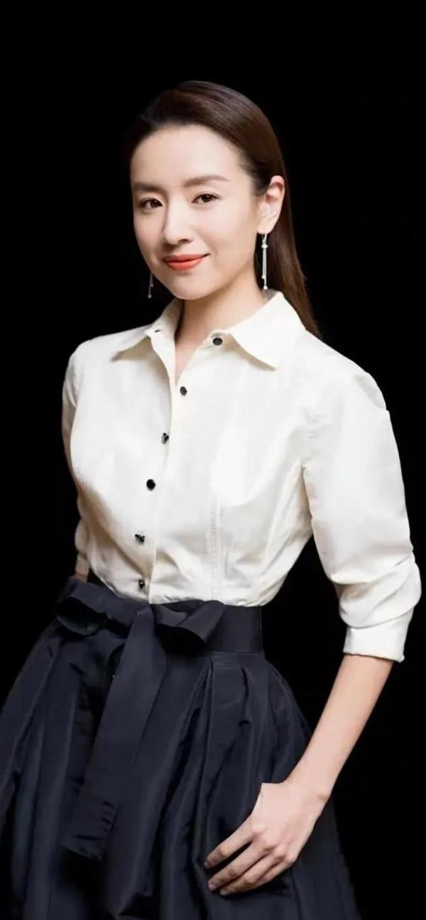 董潔，天生麗質，溫文爾雅