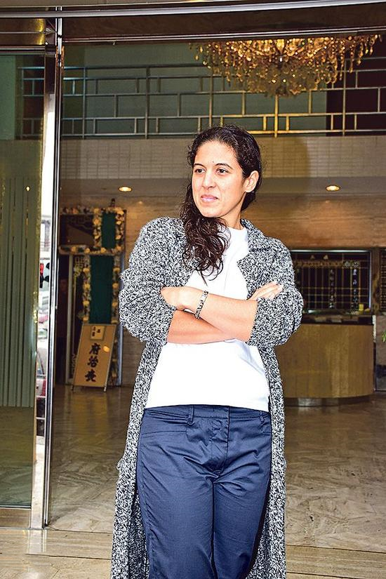 從賭王最美女兒變成精神失常的瘋婆子，是誰造就了何超英的悲劇？