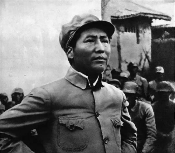 1942年,劉少奇送1萬兩黃金到延安,解決燃眉之急,這黃金哪來的 1942年,劉少奇送1萬兩黃金到延安,解決燃眉之急,這黃金哪來的