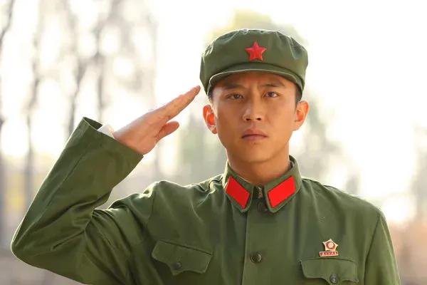 《人世間》：相比雷佳音和陸毅，辛柏青缺少的，僅僅是運氣嗎？