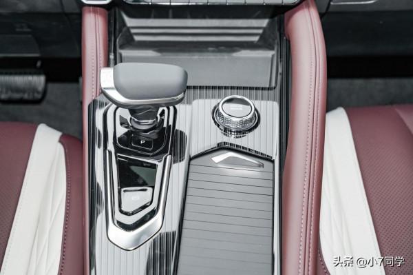 吉利星越L新增一款2.0T兩驅智尊型上市,售價16.32萬元 吉利星越L新增一款2.0T兩驅智尊型上市,售價16.32萬元