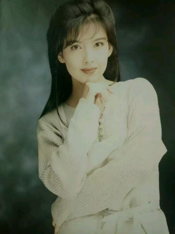 一組周慧敏的老照片曝光，一定有你沒見過的