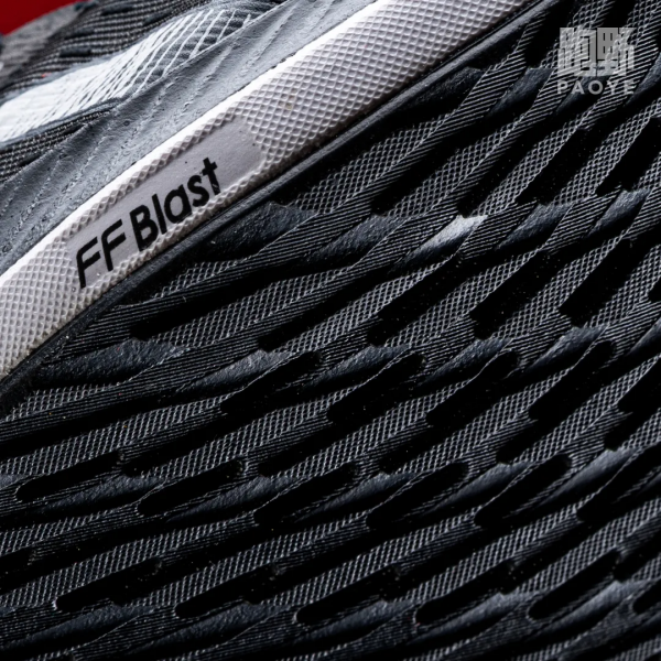 開箱 Vol22005｜混血魔術師 ASICS Magic Speed