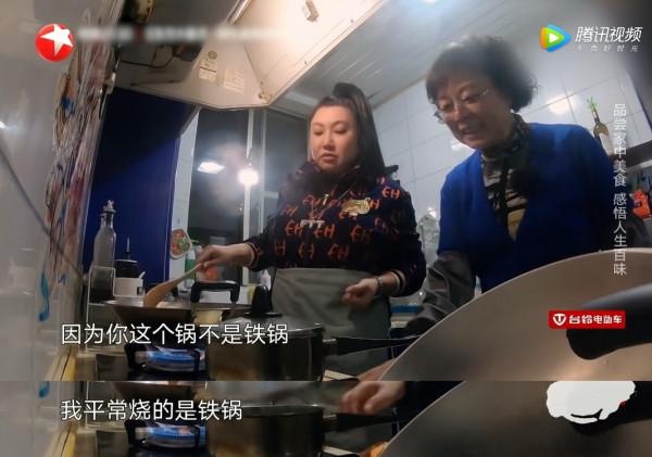 綜藝裡讓人氣憤的6大場面:她被人隨意剪了頭髮,他護膝被人藏針 綜藝裡讓人氣憤的6大場面:她被人隨意剪了頭髮,他護膝被人藏針