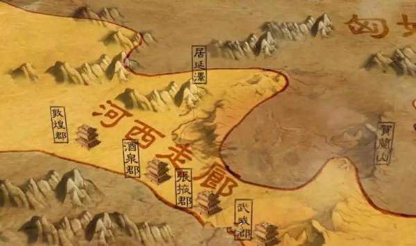 很多年前坐綠皮火車去新疆出差，穿過河西走廊，一路太美了……