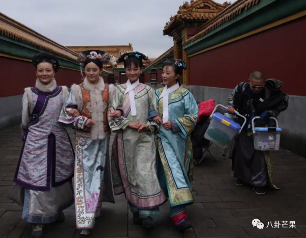 甄嬛傳十週年幕後趣事集 | 喊cut之後，無人在意皇上