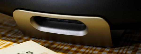 以Hi-end音質標準打造的時尚齊柏林飛艇 - B&;W Zeppelin5代 以Hi-end音質標準打造的時尚齊柏林飛艇 - B&;W Zeppelin5代