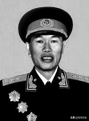 遼瀋戰役期間，東北野戰軍12個縱隊的司令員和政委都是誰？