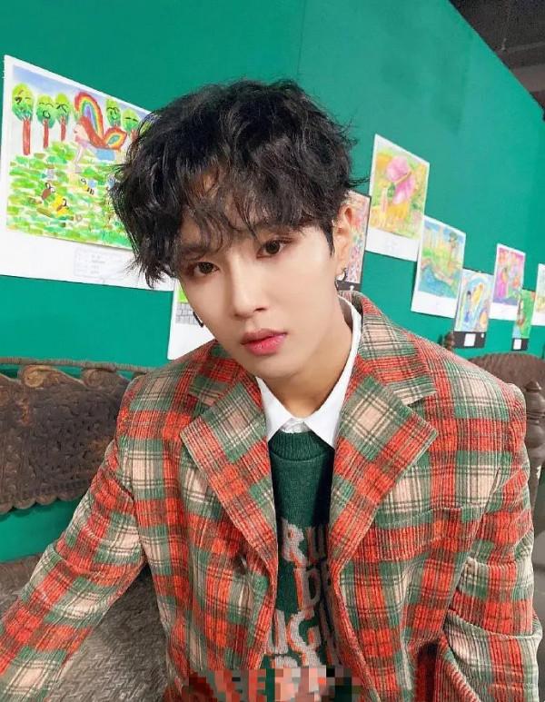 雷佳音李現撞衫遭吐槽！33位男星撞衫修羅場，誰醜誰尷尬