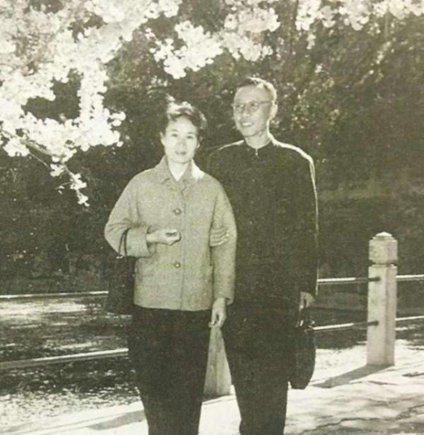 溥儀逝世後,李淑賢拒絕為自己留空穴,坦言“我不想繼續做奴婢” 溥儀逝世後,李淑賢拒絕為自己留空穴,坦言“我不想繼續做奴婢”