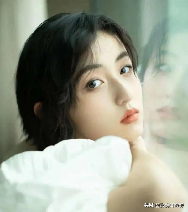 年度新晉高人氣女星盤點:張小斐躋身54億票房女王,劉浩存成黑馬 年度新晉高人氣女星盤點:張小斐躋身54億票房女王,劉浩存成黑馬