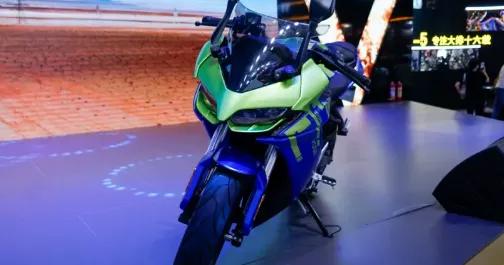 19980元的隆鑫無極250RR​跑車 19980元的隆鑫無極250RR​跑車