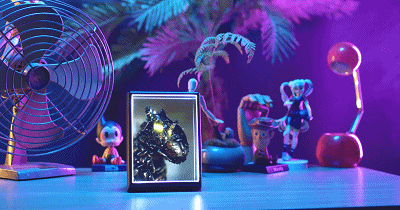 這個&OpenCurlyDoubleQuote;相框&rdquo;竟然是個全息3D顯示器，立體感十足，太酷了