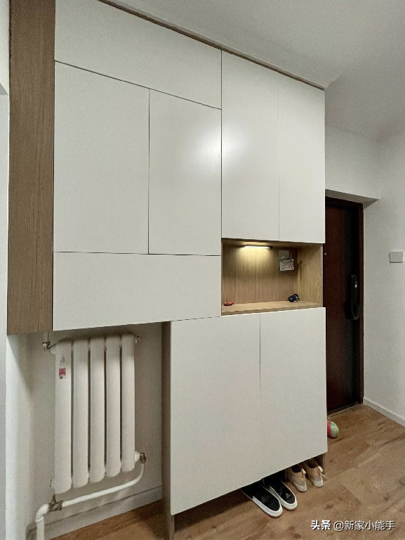 56平兩居室學區房，不做吊頂很舒適，電視牆是全屋亮點，美觀實用