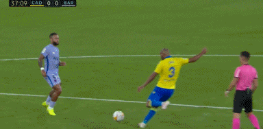 西甲-弗蘭基-德容染紅科曼被逐 德佩失良機 巴薩遭弱旅逼平三場不勝 西甲-弗蘭基-德容染紅科曼被逐 德佩失良機 巴薩遭弱旅逼平三場不勝