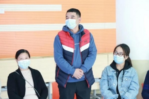 早操活力燃爆小宇宙,聽說爸爸媽媽也來圍觀啦 早操活力燃爆小宇宙,聽說爸爸媽媽也來圍觀啦